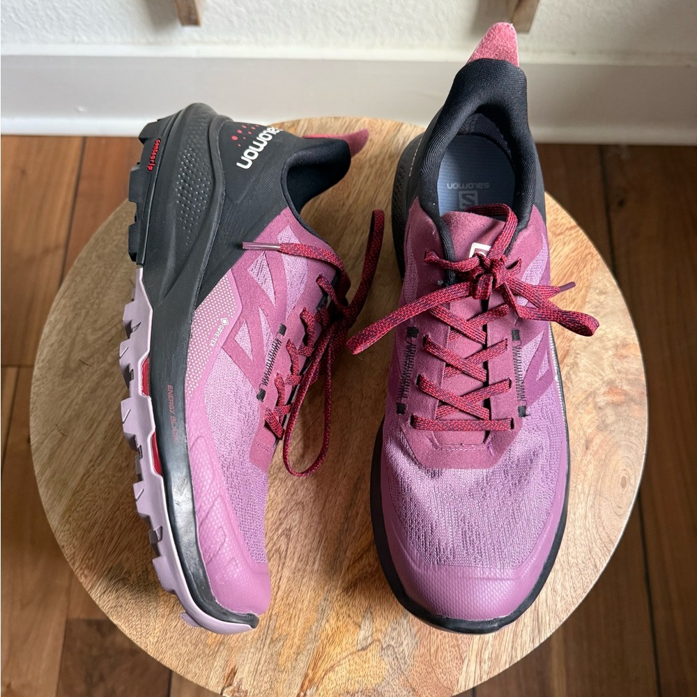 Salomon Women's Outpulse GORE-TEX Hiking Sneakers Sz: 9